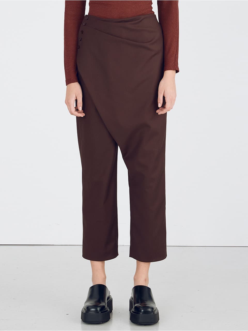 Layered Tuck Pants — Brown — vue 1