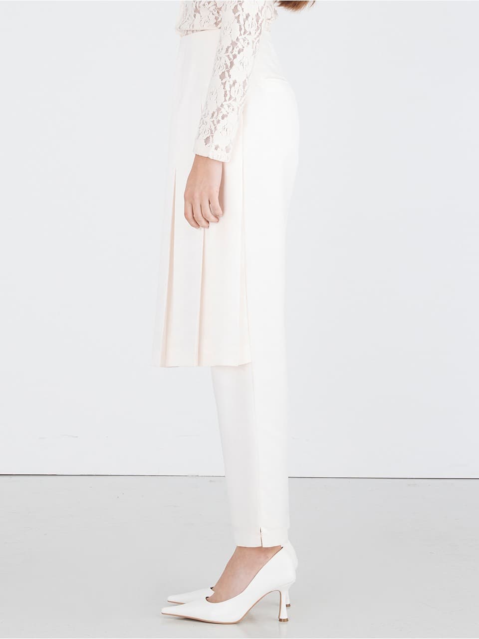 Pleats Skirt Pants — White — vue 2