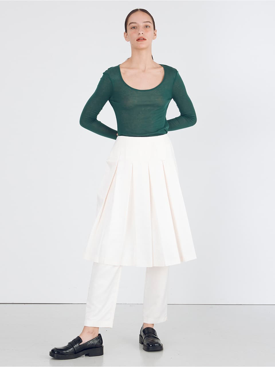 Pleats Skirt Pants — White — vue 7