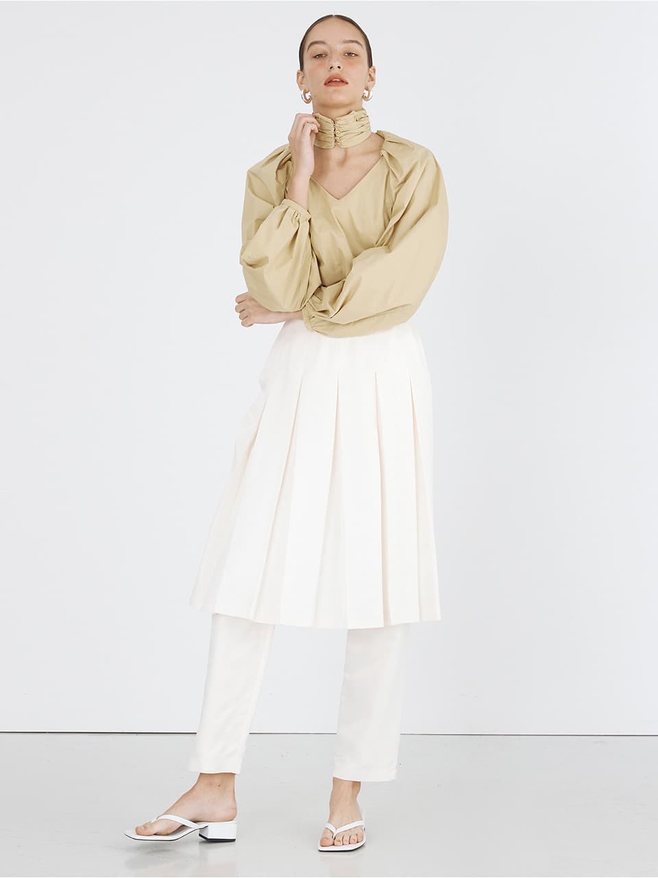 Pleats Skirt Pants — White — vue 8