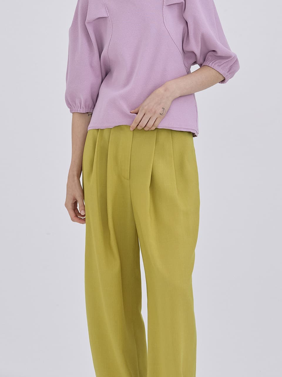 Tuck Wide Trousers — Olive — vue 6