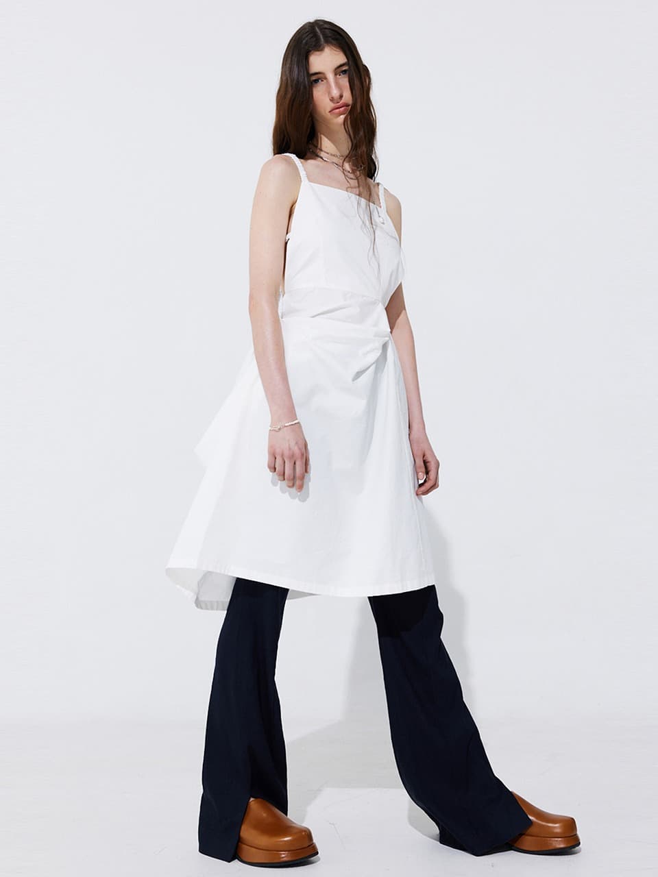 Shirring Back Line Layered Dress — White — vue 2