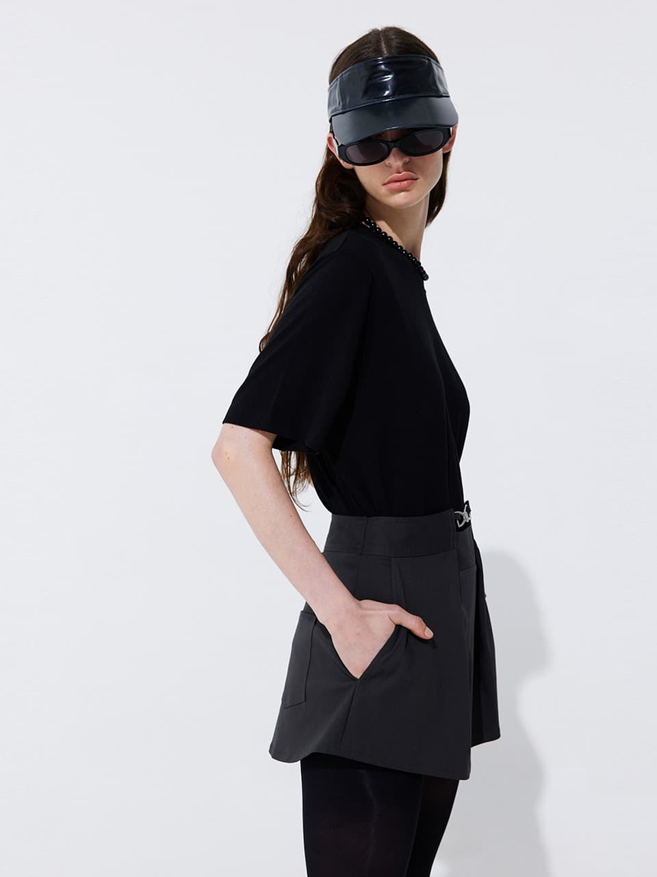 Tuck Skort — Charcoal — vue 2