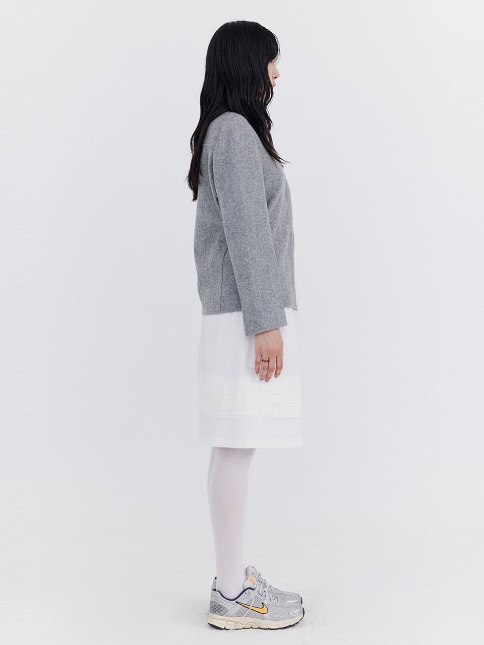 Raw-cut Tuck Skirt — White — vue 5
