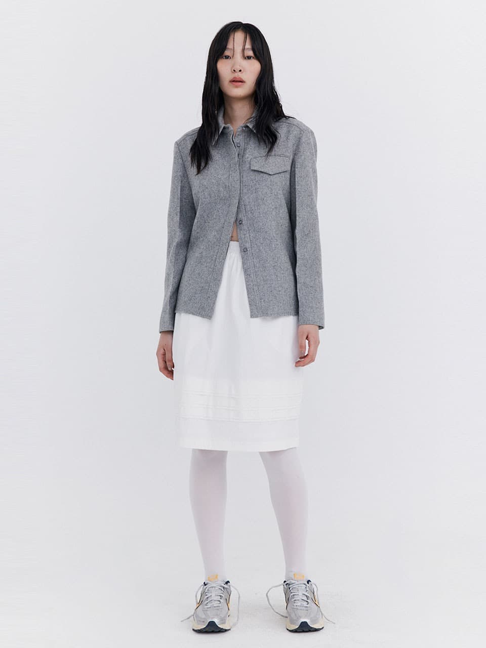 Raw-cut Tuck Skirt — White — vue 7