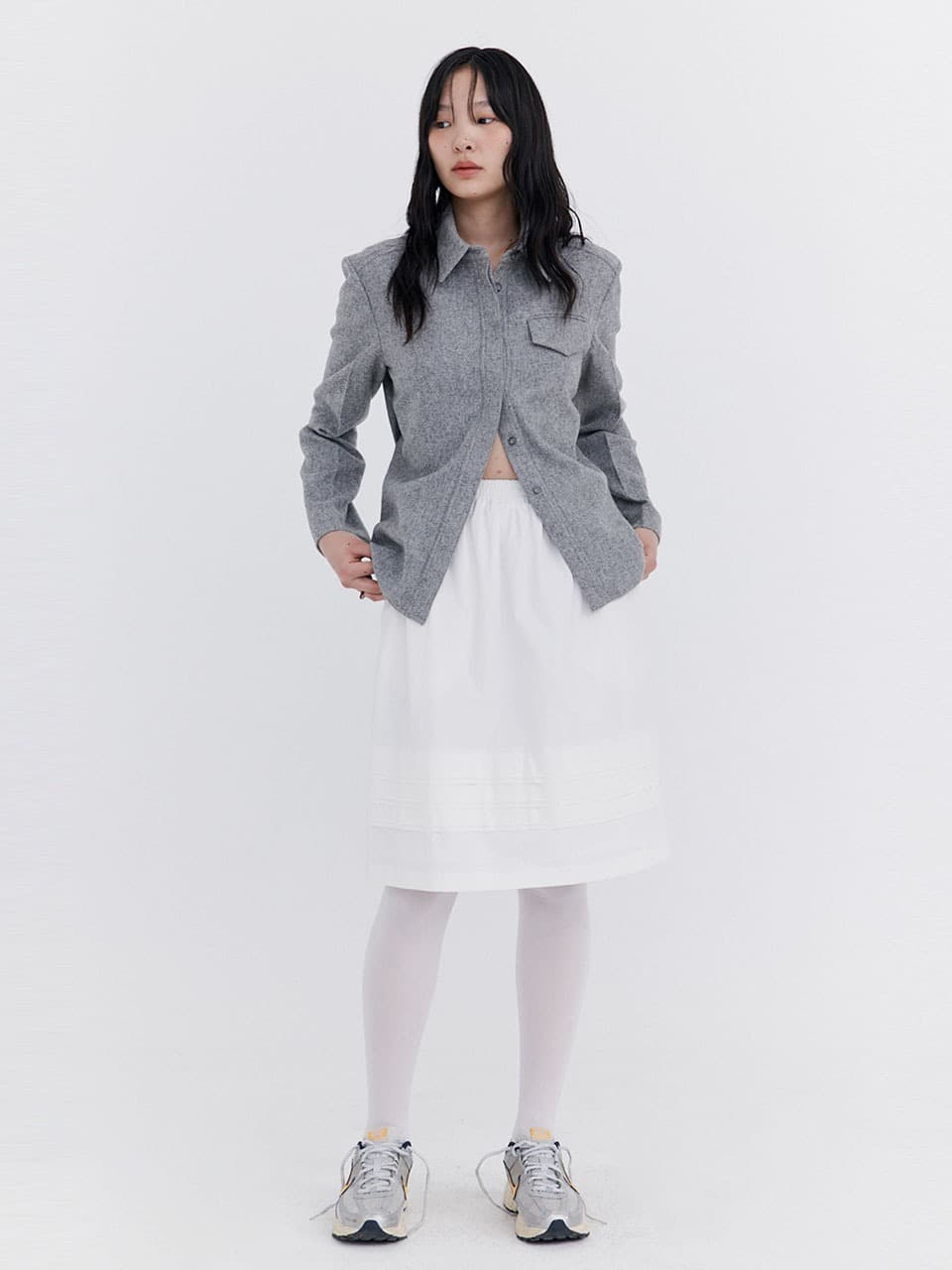 Raw-cut Tuck Skirt — White — vue 8