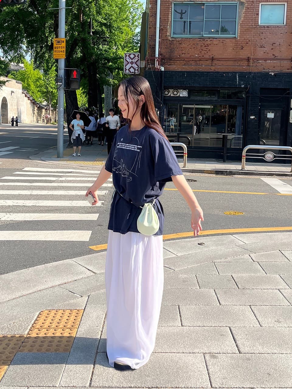 Moon Jar - Shaped Chiffon Pants — White — vue 2