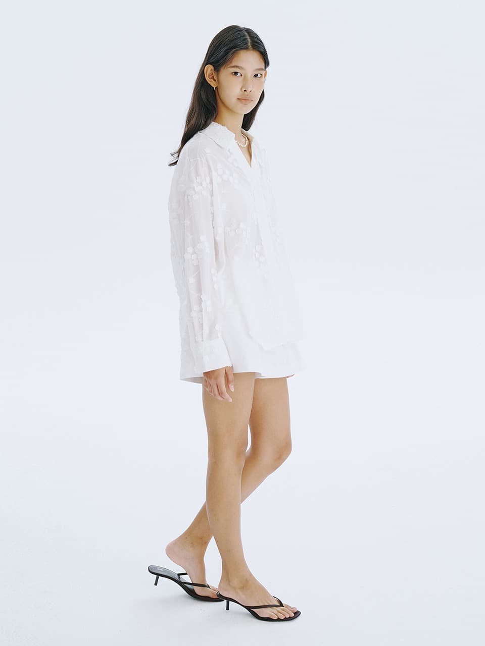 Applique Embroidery V-neck Shirts — White — vue 6