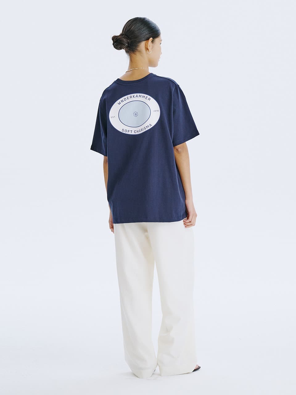 Round Graphic T — Navy — vue 5