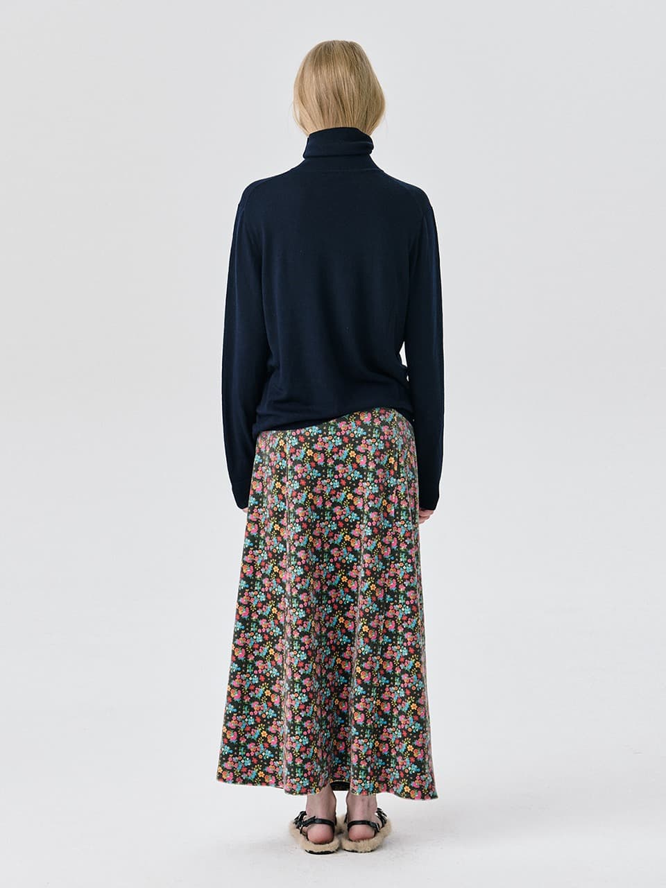 Round Poket Skirt — Pattern — vue 3