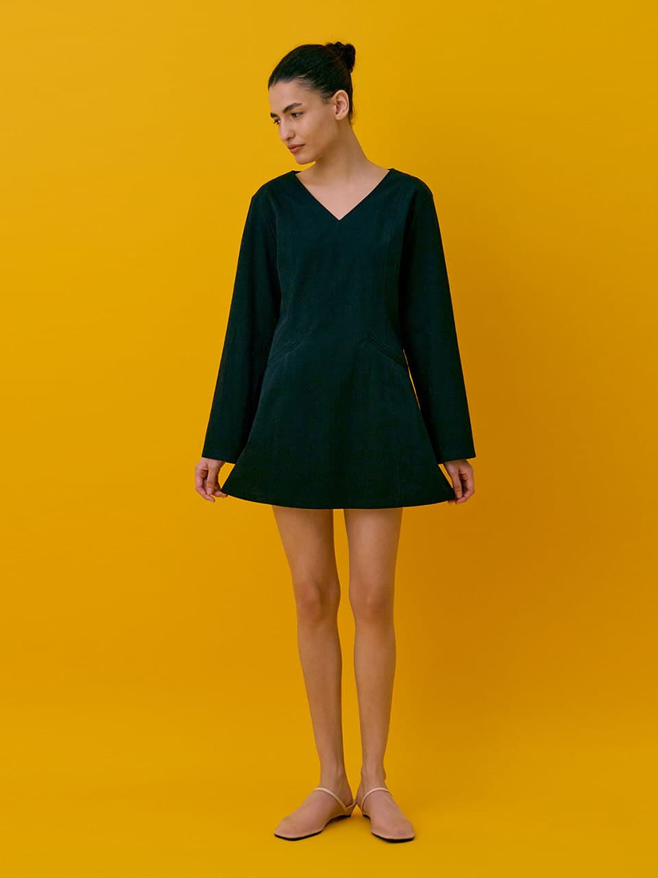 V-neck Mini Dress — Black — vue 4