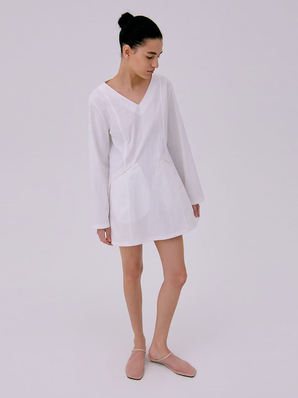 V-neck Mini Dress — White — vue 8