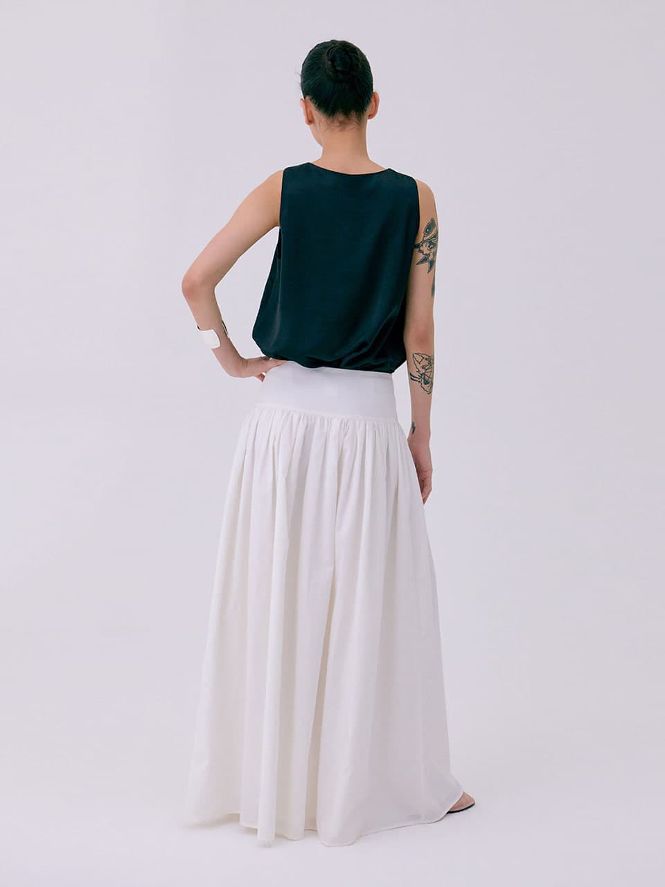Shirring Maxi Skirt — White — vue 3