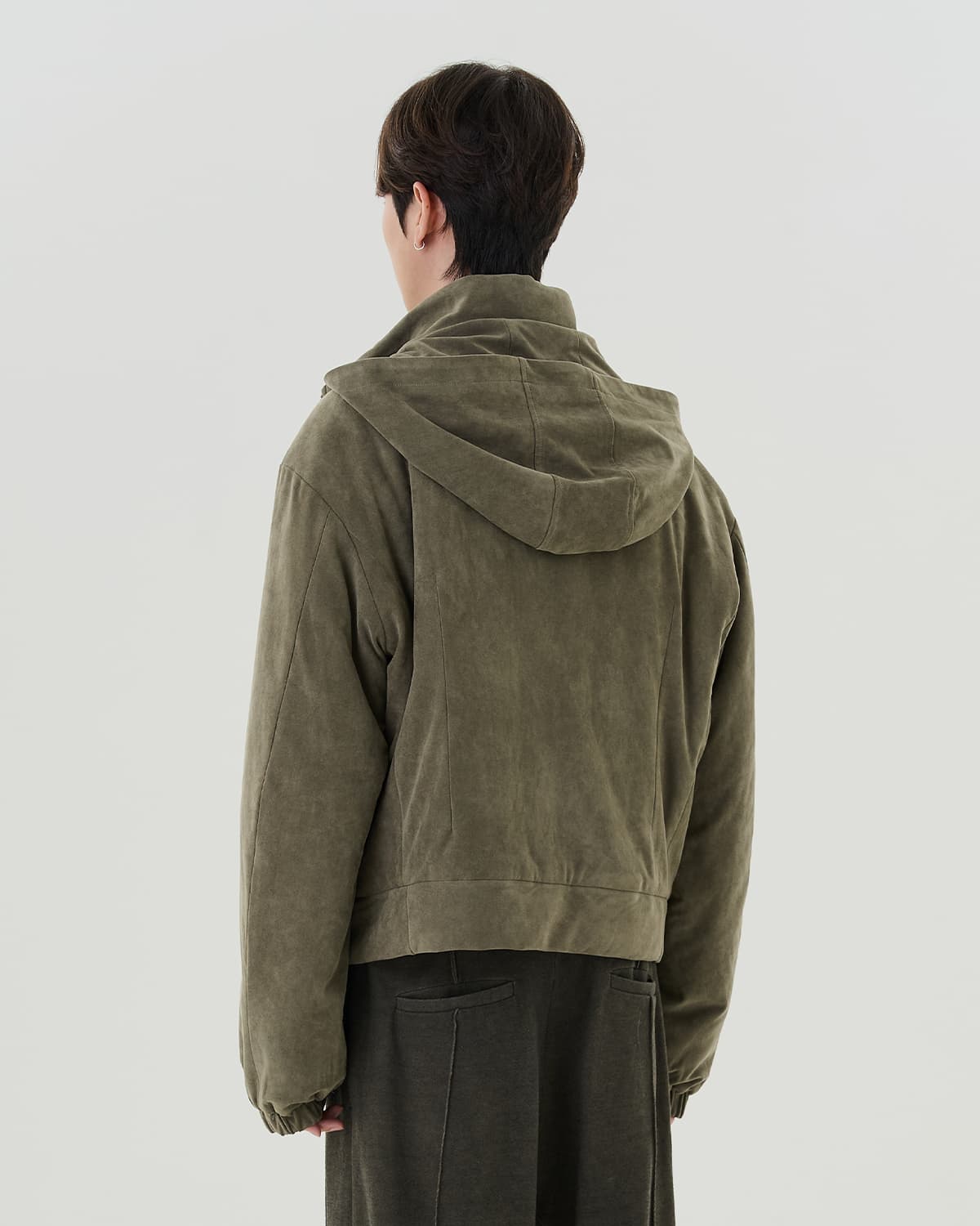 Short Suede Padding (olive) — vue 3