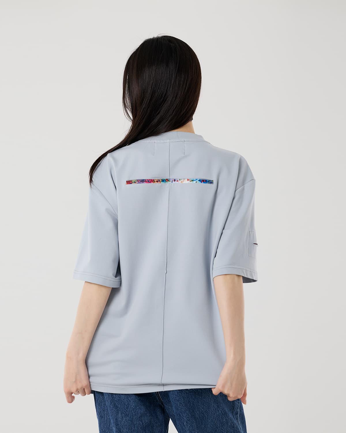Light Thru the Slit T-shirt (almost blue) — vue 6
