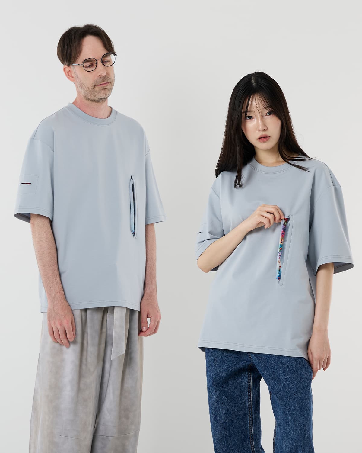 Light Thru the Slit T-shirt (almost blue) — vue 7