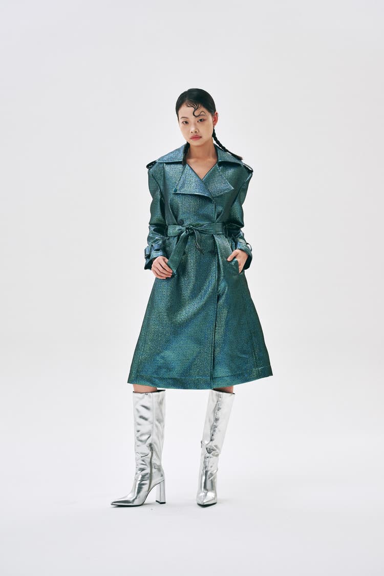 Bulgasari Trench Coat — vue 3