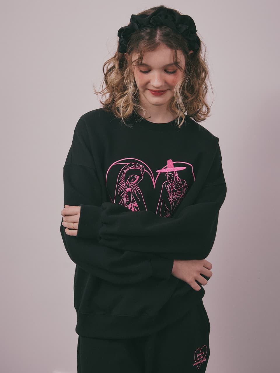 Lovers in the Moonlight Sweatshirt (Black) — vue 15